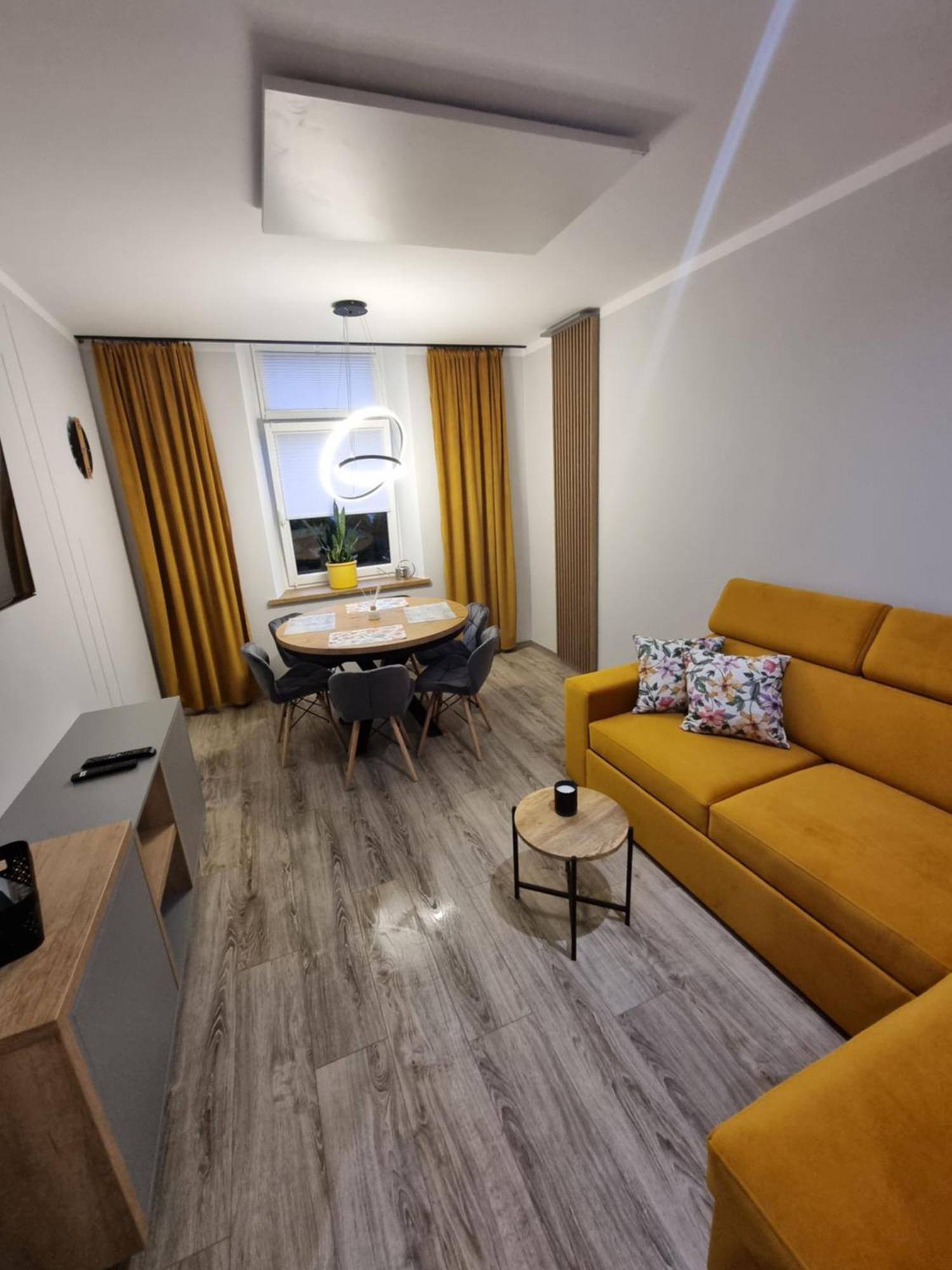 Apartament Lux Lemon Jelenia Gora Ngoại thất bức ảnh