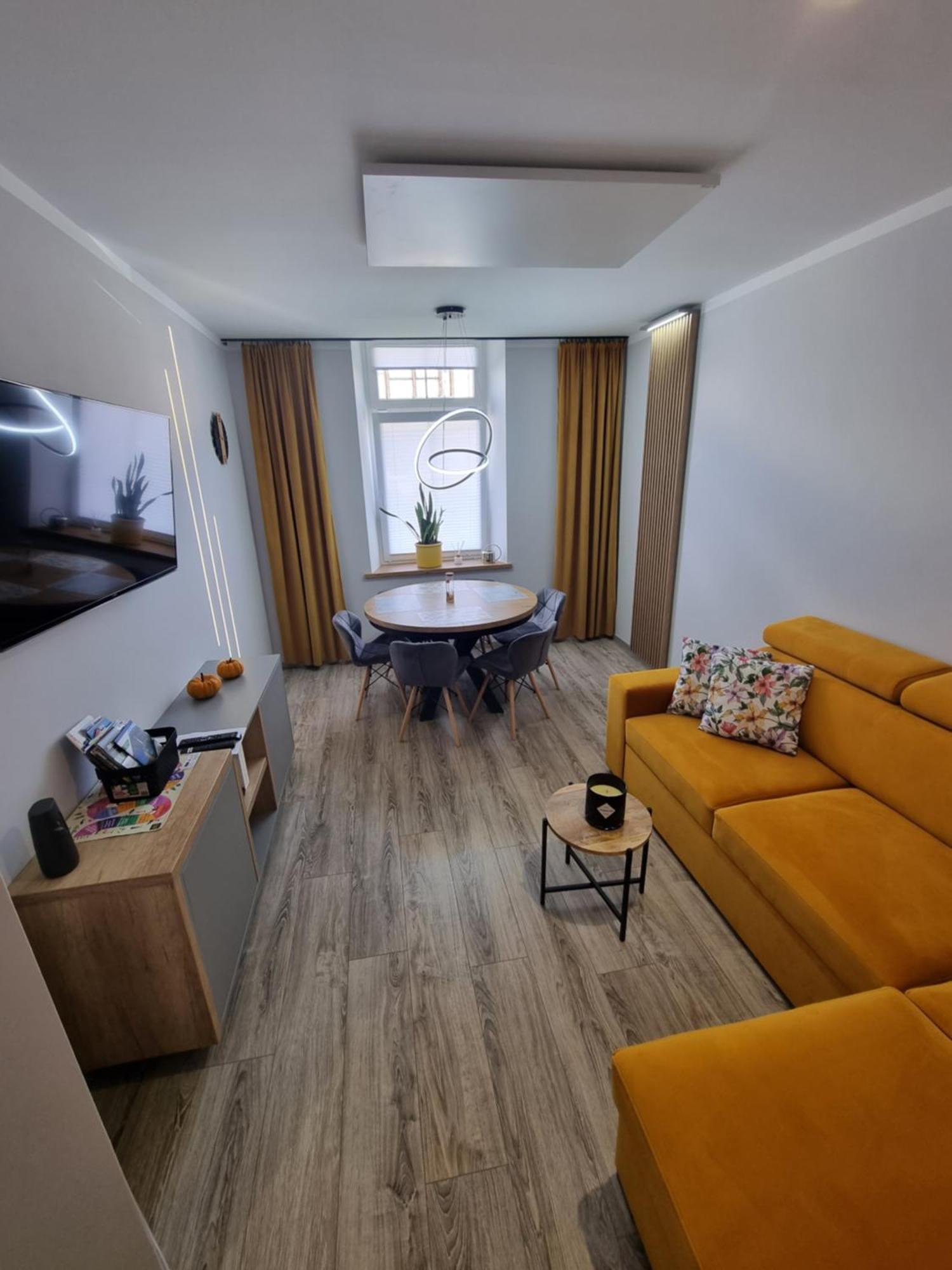 Apartament Lux Lemon Jelenia Gora Ngoại thất bức ảnh