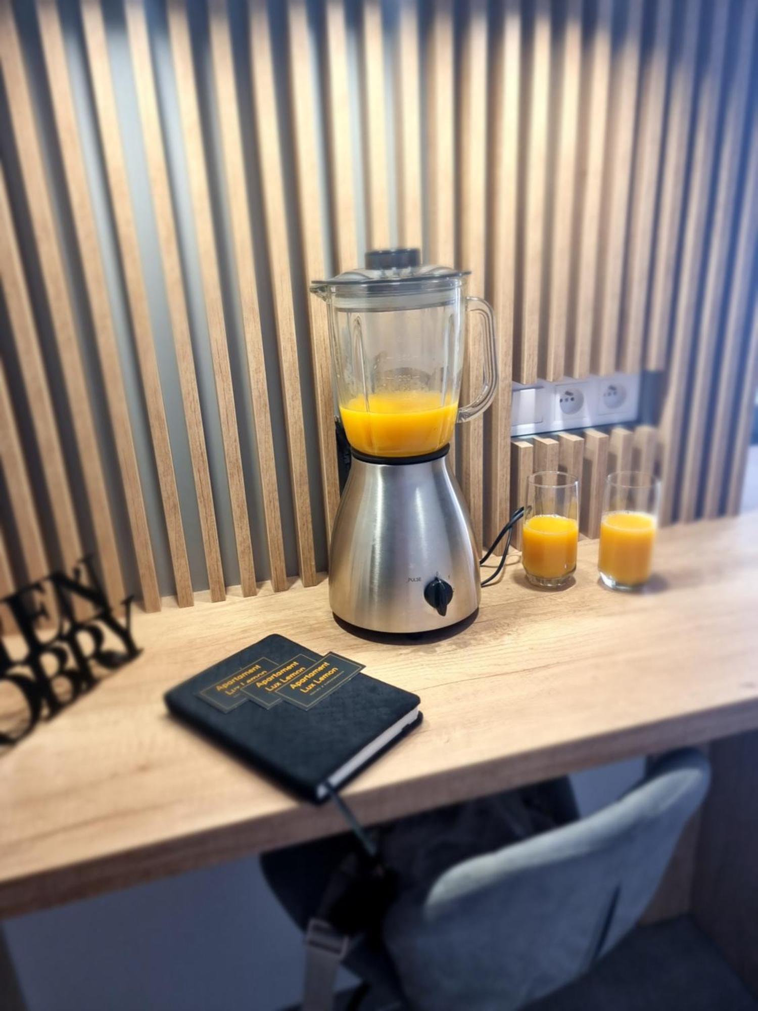 Apartament Lux Lemon Jelenia Gora Ngoại thất bức ảnh